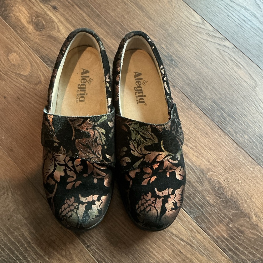 Alegria LAU-557 Black Floral Metallic Suede Velcro Mary Jane EU 39 Whimsigoth